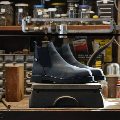Danner Women's Bull Run 5" Plain Toe Chelsea Work Boot -Black- 15485